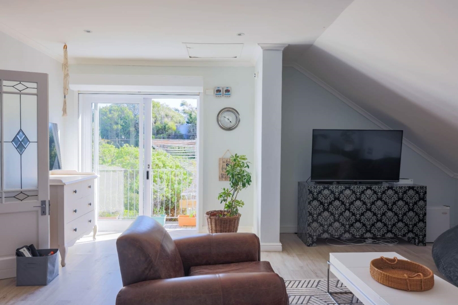 5 Bedroom Property for Sale in Crofters Valley Western Cape